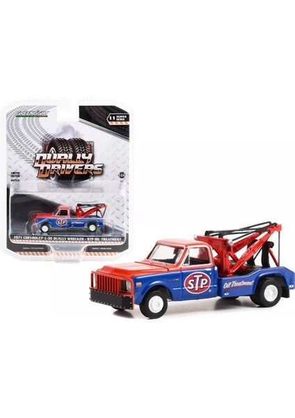 1:64 Dually Drivers Series 11 Stp Oil Treatment - 1971 Chevrolet C-30 Dually Wrecker 46110-B