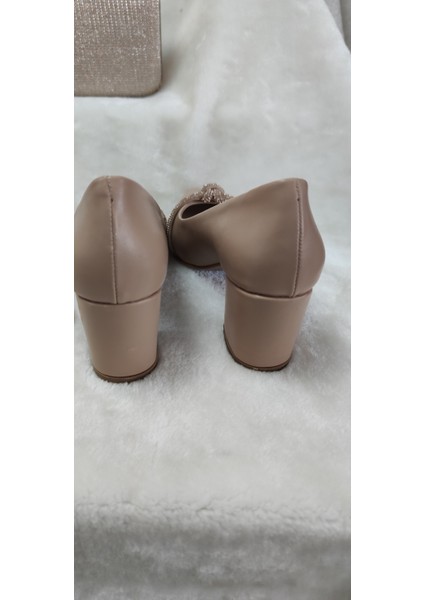 Nude Önü Taş Detaylı Kapalı Topuklu Ayakkabı (Cvl AT3A) - Nude - 39 - ST01732-NUDE-39