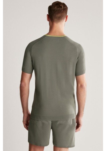 Nakış Logolu Yaka Detaylı Haki Triko T-Shirt