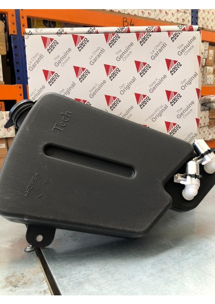 Marka Massey Ferguson 2630 2635 Traktör Arka Silecek Su Deposu 1900364S1 fiyatları