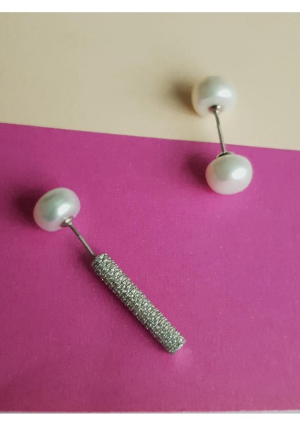 Gümüş Asimetrik Incili ve Taşlı Vidalı Küpe modelleri