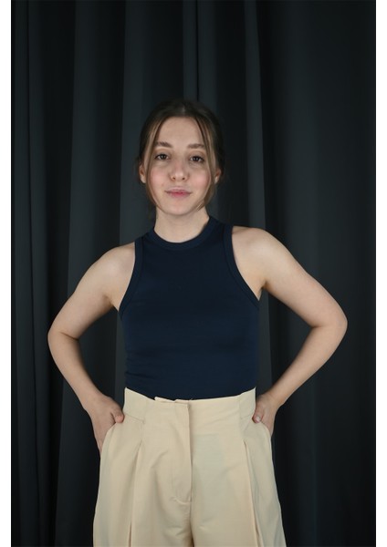 Lacivert Atlet fırsatları