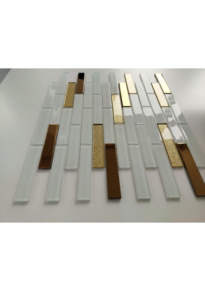Mutfak Tezgah Arası ve Iç Dekorasyon Için 20X98X4 Mm, 30 cm Fileli, Beyaz & Gold Mix Kristal Cam Mozaik. ( 1 Koli = 11 File Karo = 1 m2 Fiyatıdır )