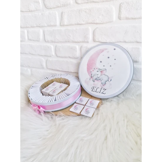 Bunnyball Chocolate 100 Adet İsme Özel Pembe Ayda Uyuyan Fil Temalı Kız Bebek Çikolata