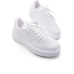 Kadın Sneaker Spor Ayakkabı Kalın Taban Bağcıklı Azin