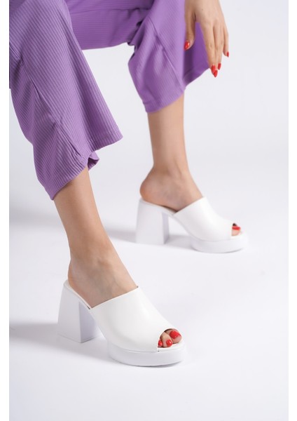 845-B Kalın Taban Beyaz Platform Kadın Terlik