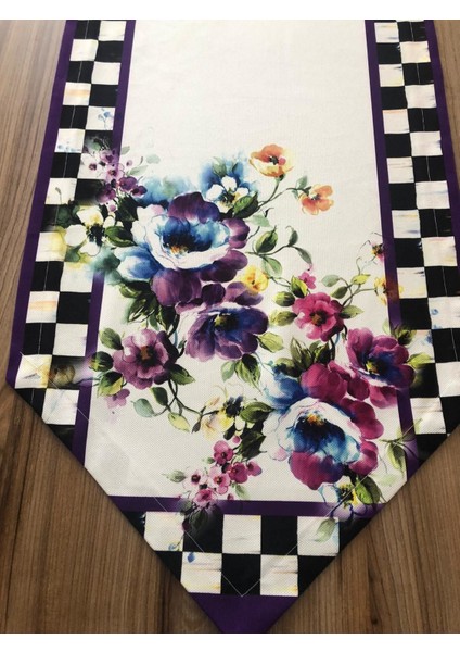 Beyaz Zemin Üzerine Mor Gül Desenli Runner