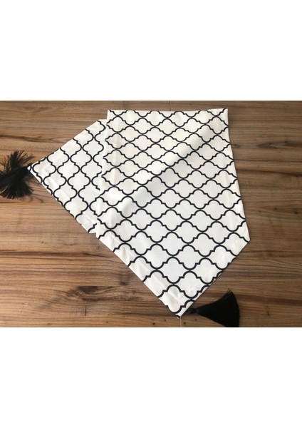 Beyaz Zemin Siyah Desenli Moroccan Runner