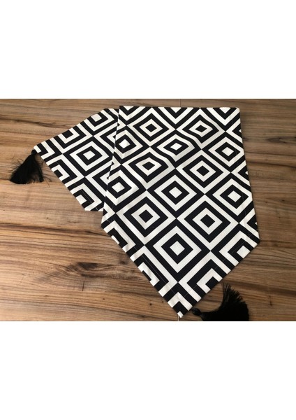 Trend Yuvam Siyah Beyaz Iç Içe Kareler Desenli Runner