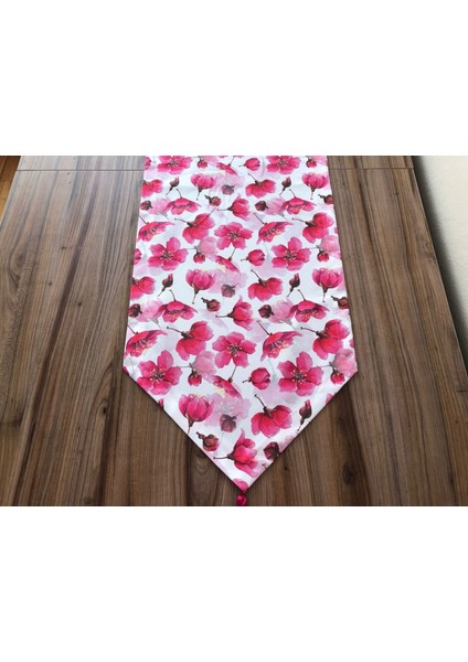 Trend Yuvam Beyaz Zemin Fuşya Çiçek Desenli Runner