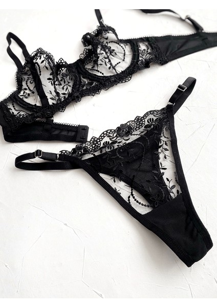 Siyah Çiçek Işlemeli Sütyen Takım modelleri