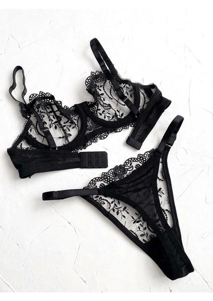 Siyah Çiçek Işlemeli Sütyen Takım fırsatları