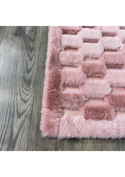 Pembe Renk Parçalı Peluş Halı 240 x 340 cm