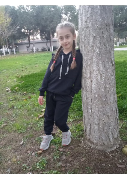 Kız ve Erkek Kapişonlu Kanguru Cepli Düz Eşofman Takımı modelleri