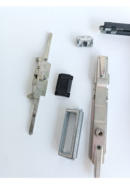Alüminyum Pencere Çift Açılım Ön Kilitleme Seti 060.5030 fırsatları