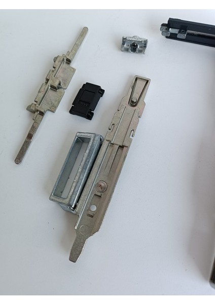 Alüminyum Pencere Çift Açılım Ön Kilitleme Seti 060.5030 indirimleri