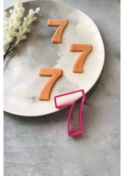 Pembe 7 Rakamı Hamur Şekillendirici / Kurabiye Kalıbı modelleri
