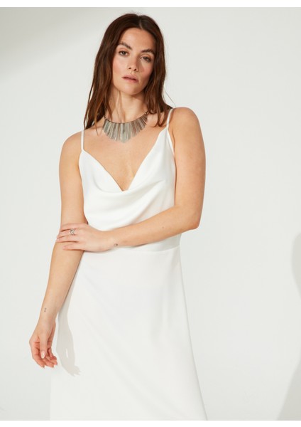 Degaje Yaka Düz Ekru Midi Kadın Elbise West fırsatları