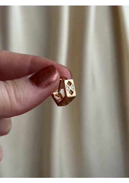 Kadın Zirkon Taşlı Kararmaz Beşgen Arkadan Kapanır Küpe fiyatları