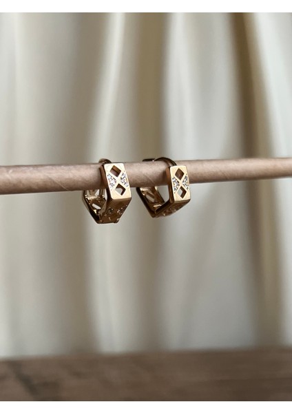 Kadın Zirkon Taşlı Kararmaz Beşgen Arkadan Kapanır Küpe fırsatları