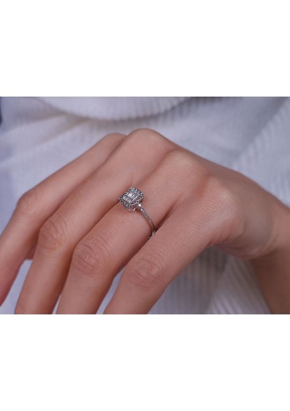 0,30 Karat Efektli Baget Pırlanta Yüzük 0447R0010 fırsatları