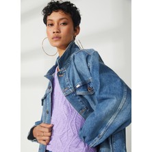 Wrangler Berrak Tüzünataç x Wrangler  Ceket Yaka Uzun Kol Cepli Oversize Lacivert Denim Ceket W231616XT