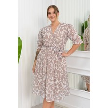 Neşeli Butik Kadın Büyük Beden Desenli Şifon Elbise NB8063 - Bej