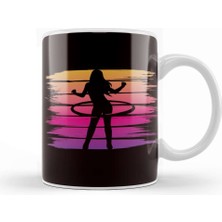 Baskı Dükkanı Vintage  Girl er Hooping Fitness Sports Kupa Bardak Porselen