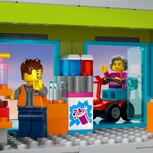 LEGO® City Apartman Binası 60365 - 6 Yaş ve Üzeri Çocuklar İçin Birleştirilebilir Oda Modülleri İçeren Yaratıcı Oyuncak Yapım Seti (688 Parça)