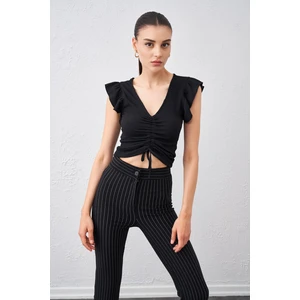 Tena Moda Kadın Siyah Kol Fırfırlı Önü Büzgülü Bürümcük Kumaş Bluz