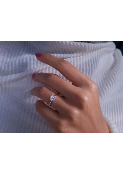 F Renk 0,22 Karat Baget Pırlanta Yüzük 0447R0014 fırsatları