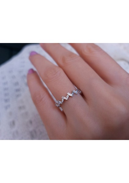 Baget Pırlanta Taşlı Modern Yarım Tur Yüzük 0447R0019 fırsatları