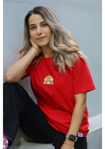 Doğan Güneş Motifli Unisex Tişört - Kırmızı - M