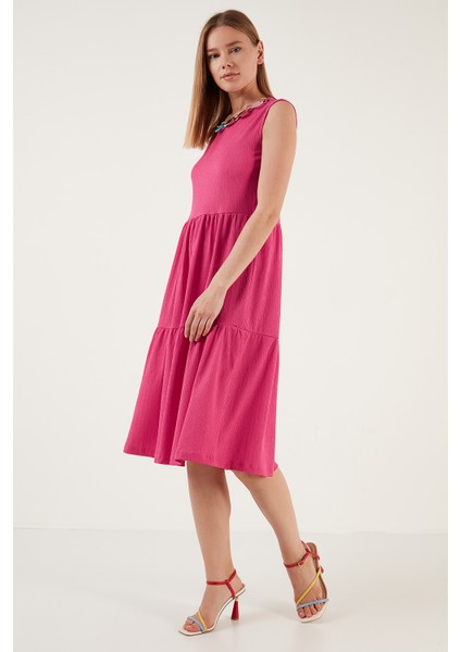 Kolye Detaylı Rahat Kesim Kolsuz Midi Elbise Bayan Elbise 5865099 fiyatları