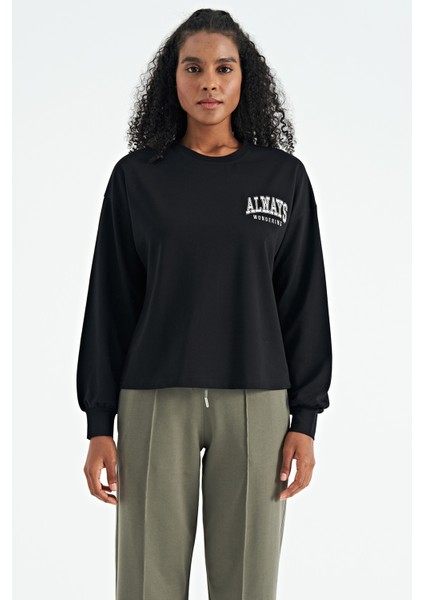 Siyah O Yaka Nakış Detaylı Crop Basic Kadın Sweatshirt - 02116