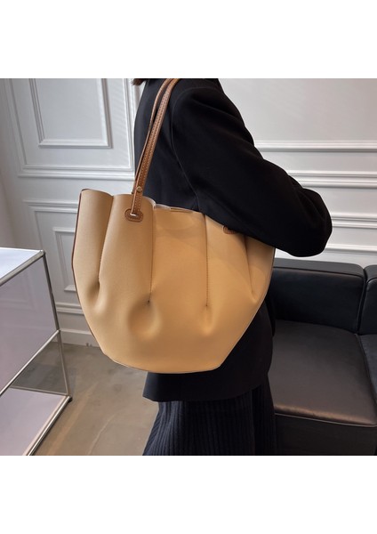 Basit, Büyük Kapasiteli, Omuzdan Askili Çanta (Yurt Dışından) modelleri