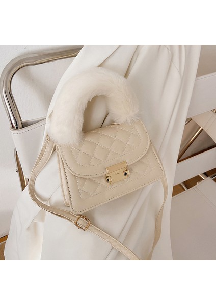 Trendy Beyaz Pelüş Çanta (Yurt Dışından) fiyatları