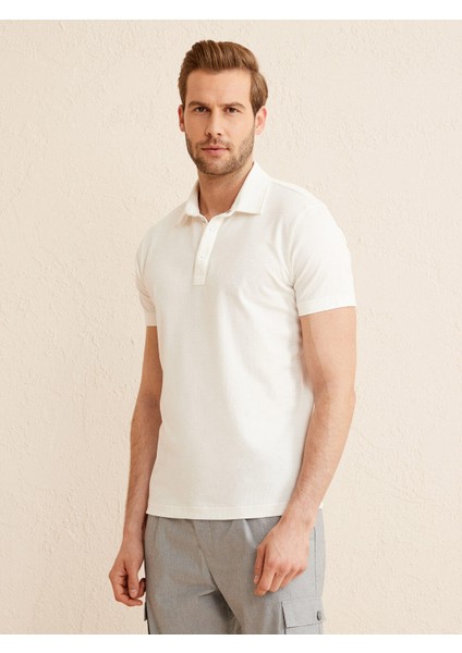 Kadın Beyaz Slim Fit Pamuklu Polo Yaka Tişört fırsatları