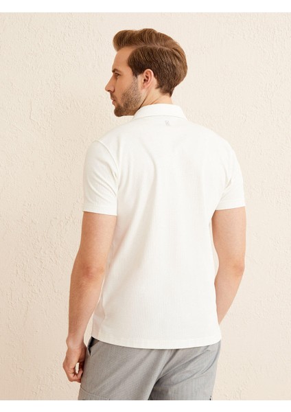Kadın Beyaz Slim Fit Pamuklu Polo Yaka Tişört indirimleri