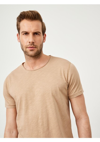 Erkek Bej Regular Fit Pamuklu Basic Tişört modelleri