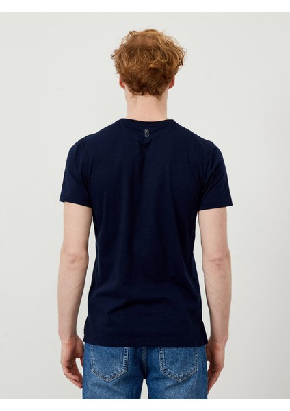 Bisiklet Yaka %100 Pamuk Slim Fit Baskılı Tişört fırsatları