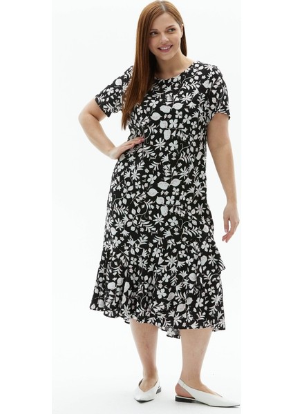 Büyük Beden Etek Ucu Volanlı Çiçek Desen Elbise