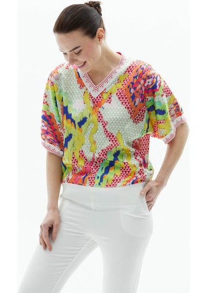 V Yaka Düşük Kol Ribanalı Emprime Bluz