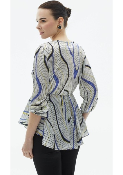 Beli Büzgülü Eteği Volanlı Piton Desen Bluz fırsatları