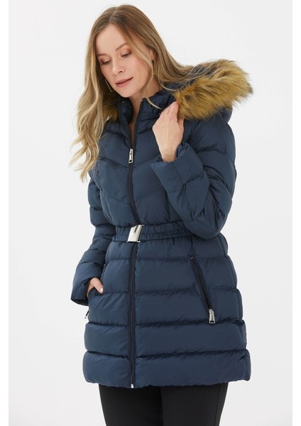 Beli Lastikli Kapüşonu Kürklü Mont fiyatları