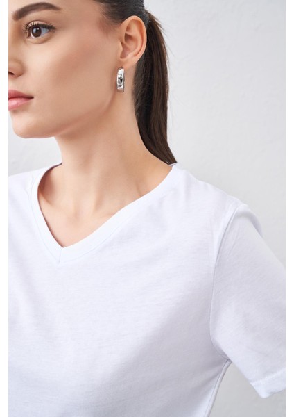Tena Moda Kadın Beyaz Yaka Ribanalı V Yaka Basic Tişört