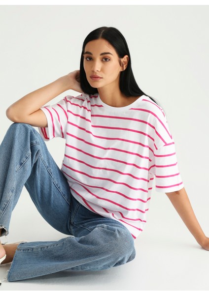 Bisiklet Yaka Çizgili Pembe - Beyaz Kadın T-Shirt K-MELISSA