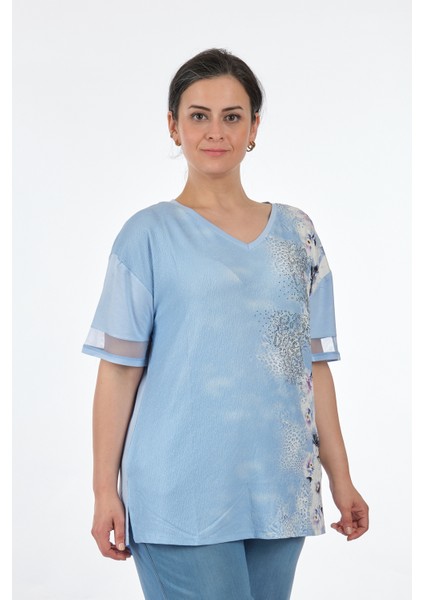 Oversize V Yaka Çiçek Desenli Kadın Tişört - Rahat ve Şık modelleri