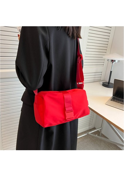 Oxford Kumaş Askılı Çanta Moda High-End Spor Çantası Kadın Küçük Yatay Bölüm Rahat Düz Renk Tek Omuz Banliyö Tost Çantası (Yurt Dışından) fırsatları