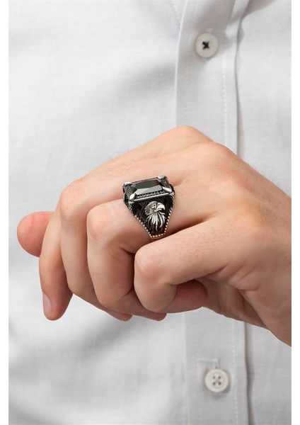 Dikdörtgen Kartal Motifli Siyah Taşlı 925 Gümüş Erkek Yüzük